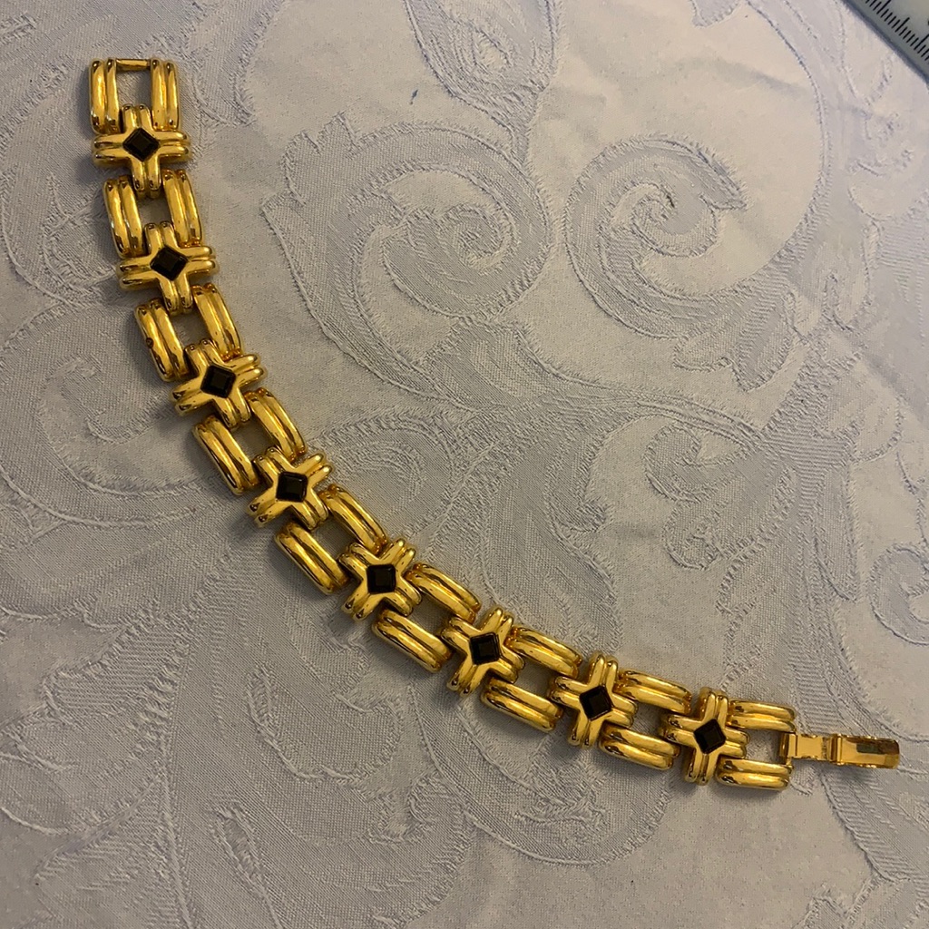Joan Rivers Black Crystal Gold Tone Bracelet 38$